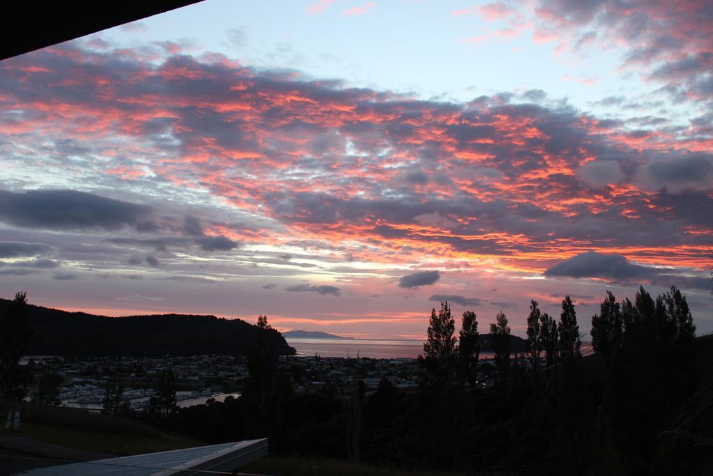 Stunning Views Bed, Breakfast & Health Retreat Bed and Breakfast Whangamata Exterior foto